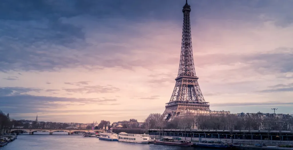 Which cities are closest to Paris