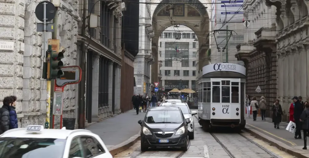 How to navigate Public Transportation in Milan