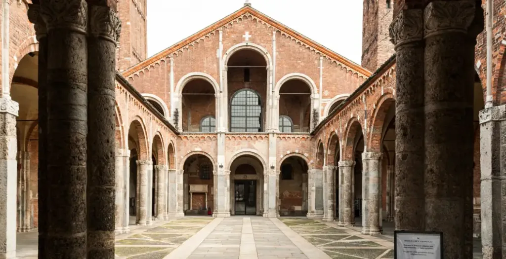 Plant o visit the Basilica of Sant'Ambrogio