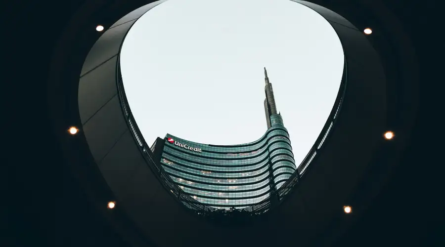 interior piazza gae aulenti